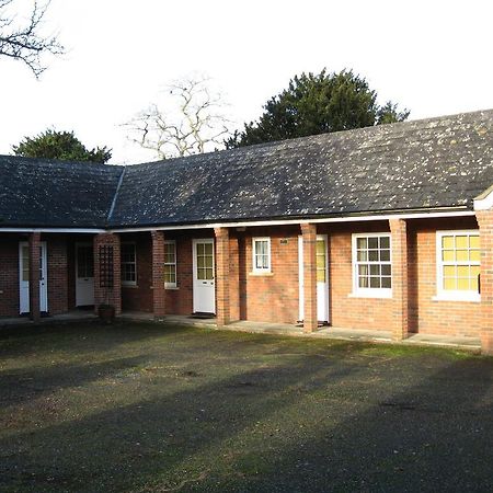 The Chalford House Hotel Westbury  Exterior photo