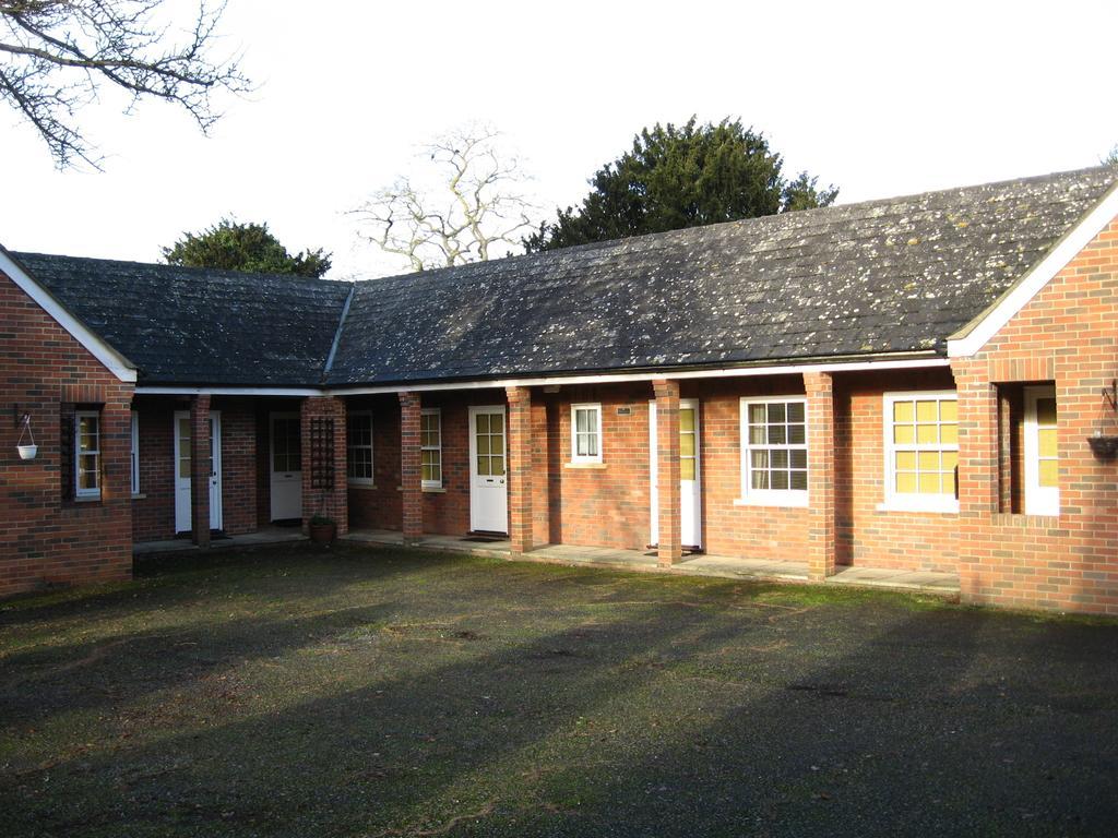 The Chalford House Hotel Westbury  Exterior photo