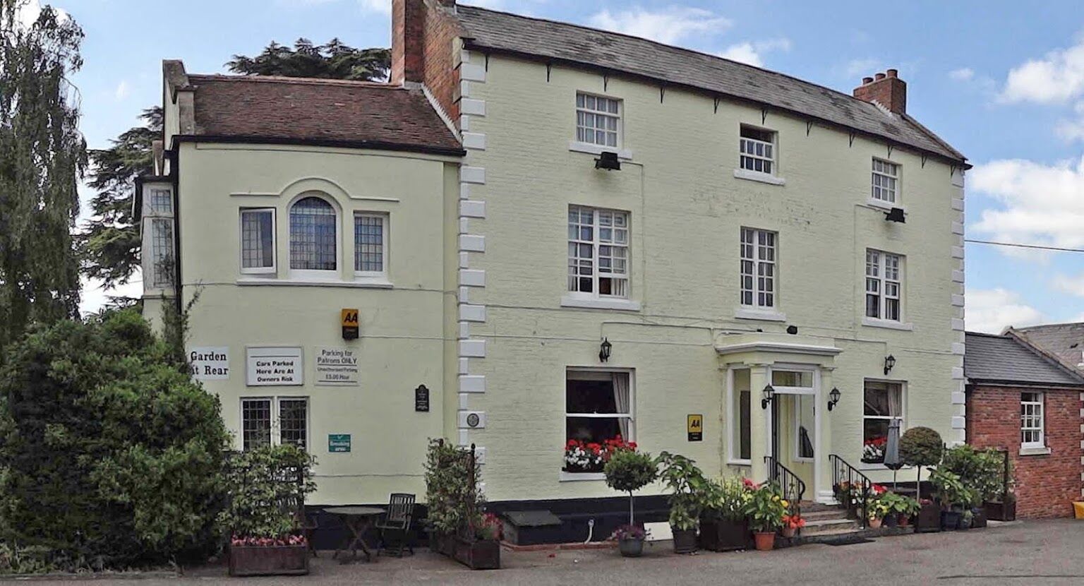 The Chalford House Hotel Westbury  Exterior photo